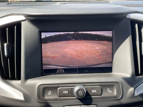 Used 2024 GMC Terrain SLE image 17