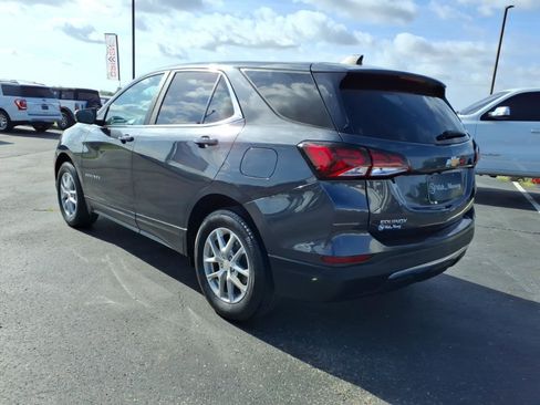 Used 2023 Chevrolet Equinox LT image 3