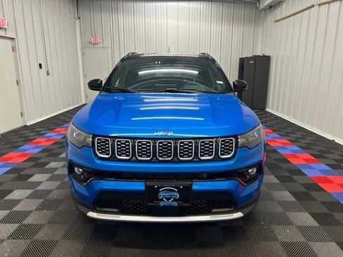 Used 2025 Jeep Compass Limited AWD/4WD image 7