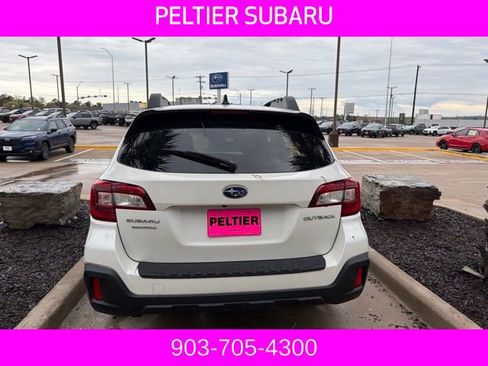 Used 2018 Subaru Outback 2.5i Premium image 17