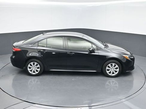 Used 2024 Toyota Corolla LE image 40