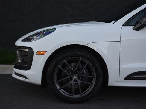 Certified 2025 Porsche Macan Turbo AWD/4WD image 38