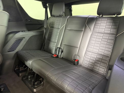 Used 2023 Cadillac Escalade Sport Platinum w/ LPO, ONYX Package AWD/4WD image 32