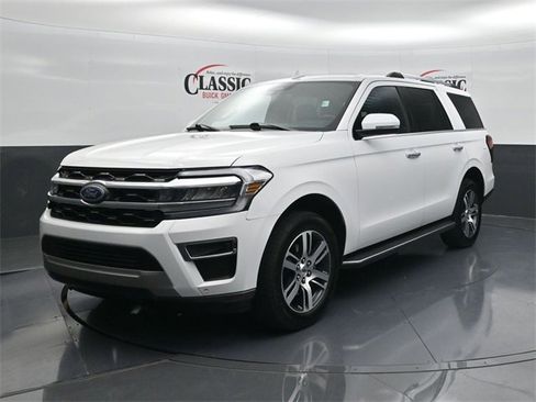 Used 2022 Ford Expedition Limited image 3