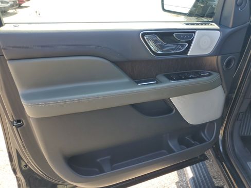 Used 2022 Lincoln Navigator L Black Label image 10