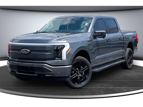 Used 2022 Ford F150 Lightning XLT AWD/4WD image 16