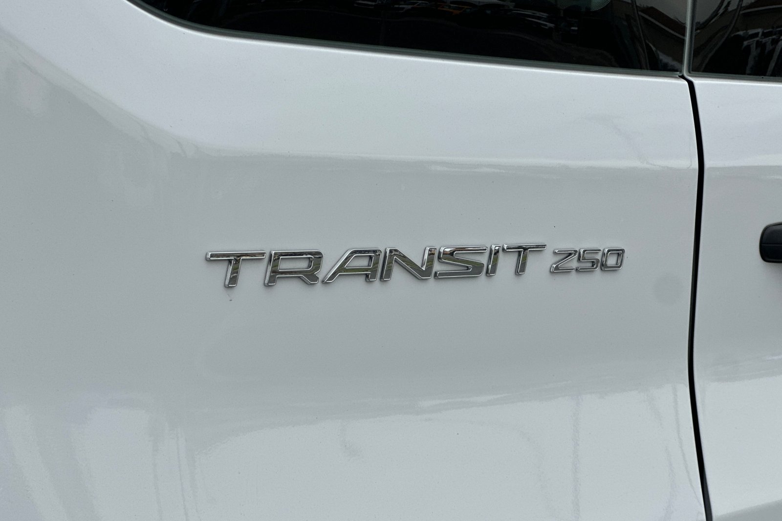 Used 2025 Ford Transit 250 Low Roof w/ Exterior Upgrade Package RWD image 24