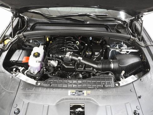 Used 2025 Jeep Grand Cherokee L Laredo image 8