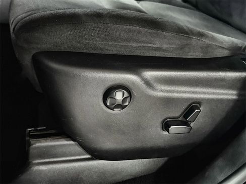 Used 2020 Dodge Durango SXT image 13