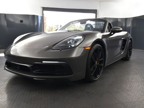 Certified 2025 Porsche 718 Boxster RWD image 40