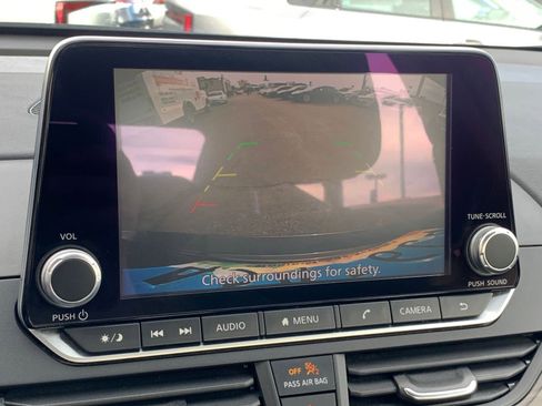 Used 2025 Nissan Altima 2.5 SV image 24