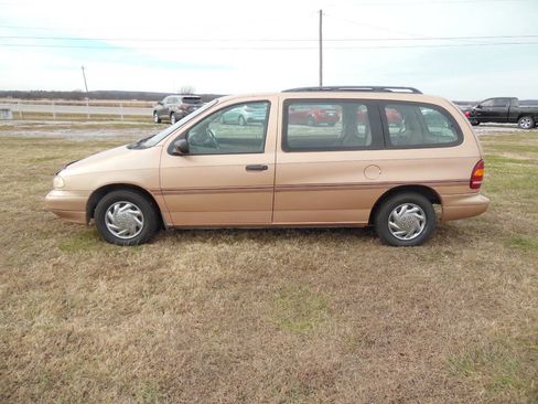 Used 1995 Ford Windstar LX image 11