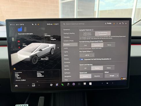 Used 2025 Tesla Cybertruck AWD Crew Cab image 21