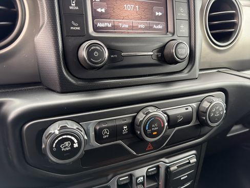 Used 2020 Jeep Wrangler Unlimited Sport S image 19