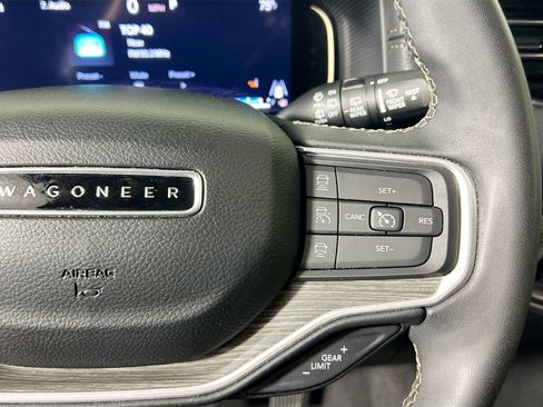 Used 2024 Jeep Wagoneer Series III AWD/4WD image 19