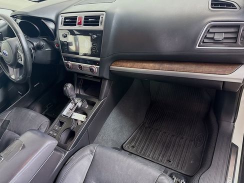 Used 2016 Subaru Outback 2.5i Limited AWD/4WD image 31