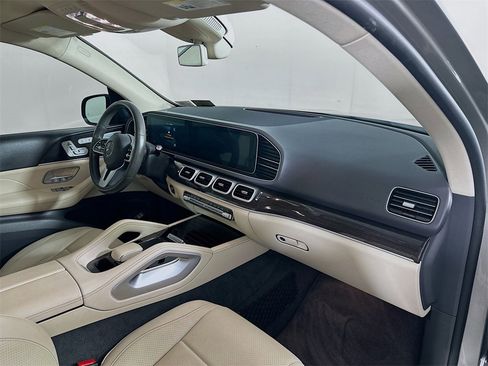 Used 2020 Mercedes-Benz GLE 350 w/ Premium Package image 32