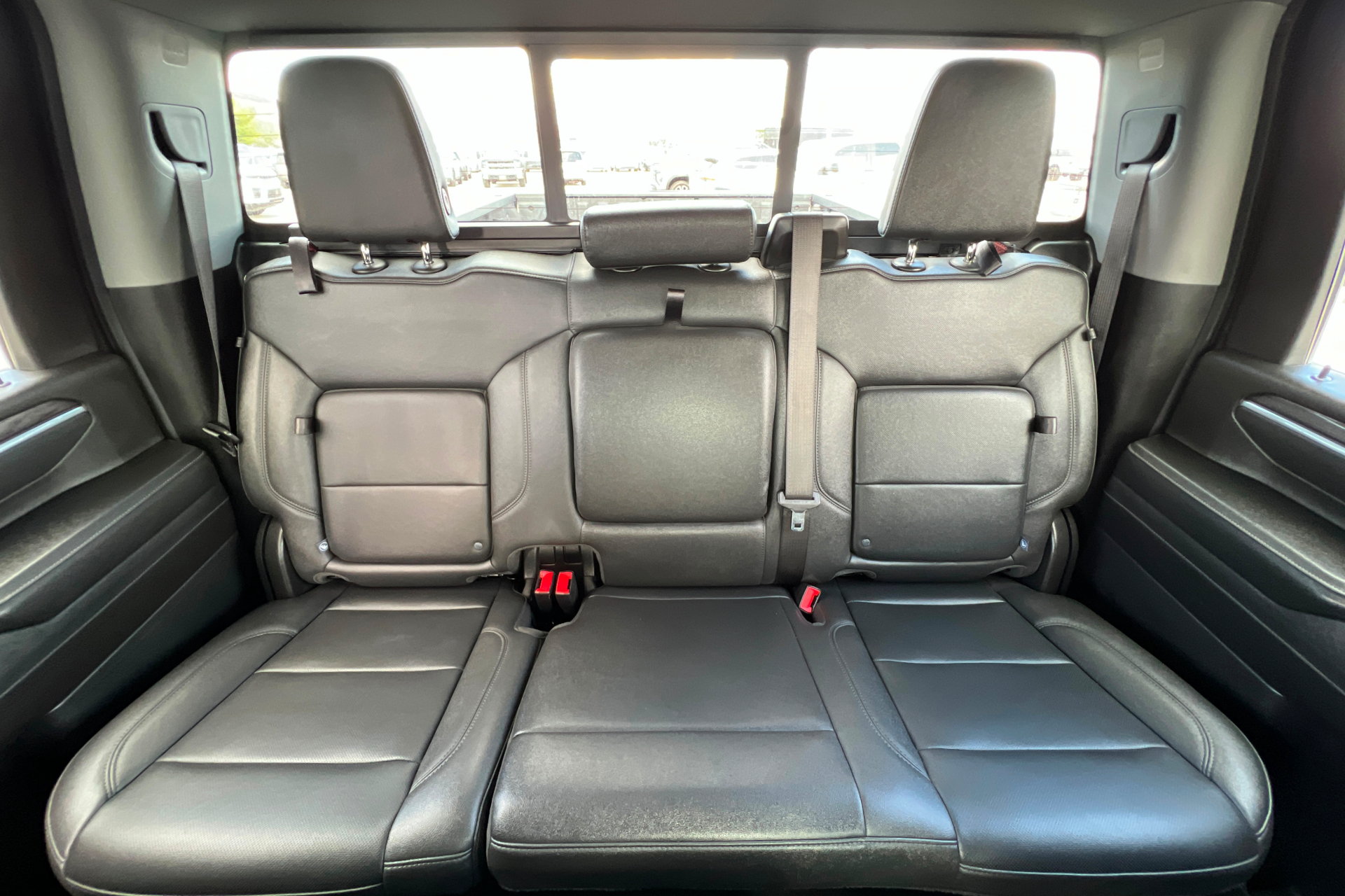 Used 2025 Chevrolet Silverado 3500 LTZ w/ LTZ Convenience Package AWD/4WD image 25