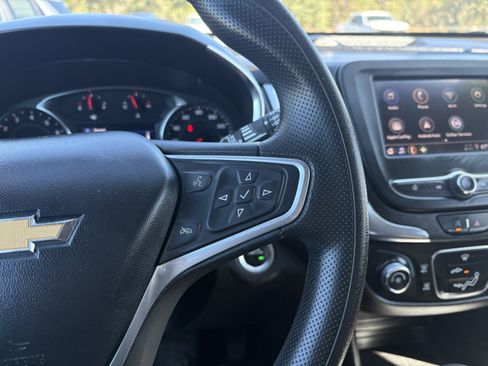 Used 2023 Chevrolet Equinox LT FWD image 19