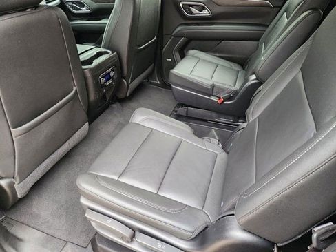 Used 2021 Chevrolet Suburban LT image 31