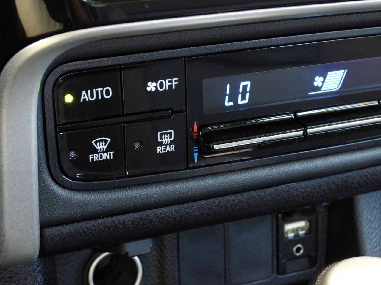 Used 2019 Toyota Corolla LE FWD image 49