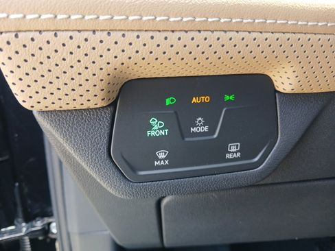 New 2026 Volkswagen Atlas Cross Sport SE FWD image 13