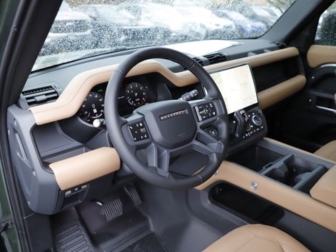 New 2026 Land Rover Defender 110 X-Dynamic SE AWD/4WD image 18