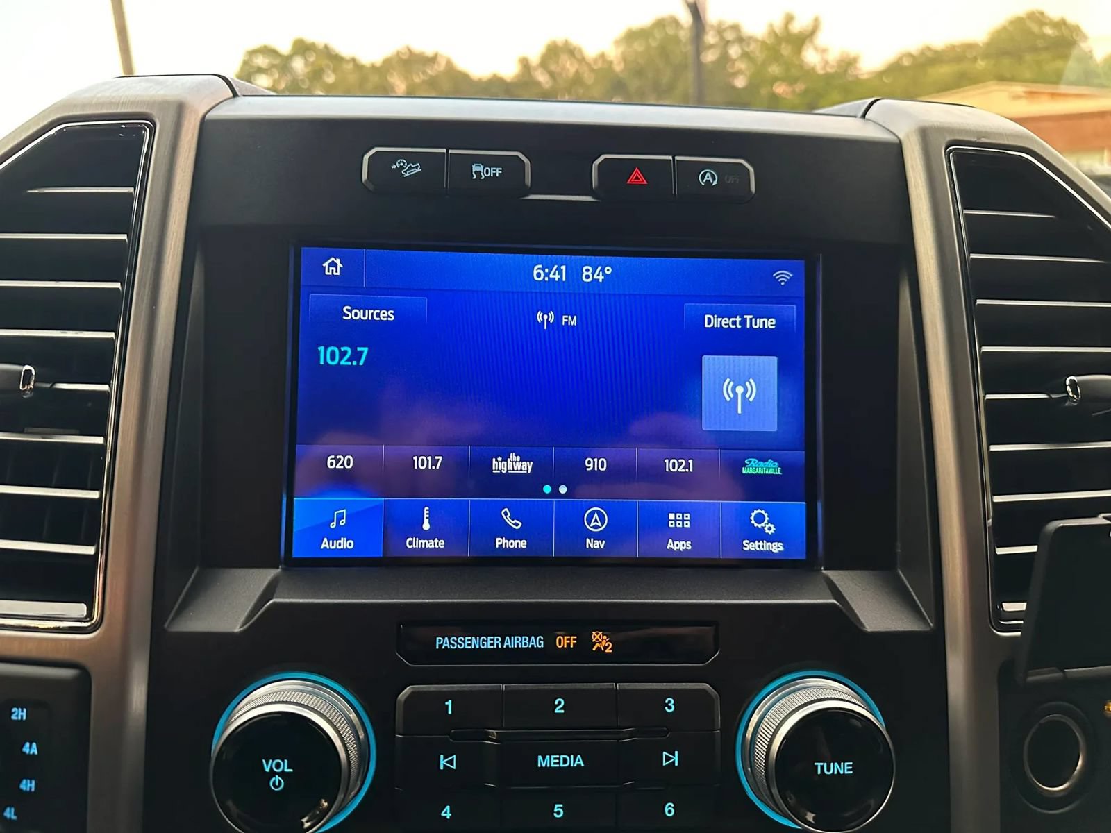 Used 2019 Ford F150 Platinum w/ Trailer Tow Package AWD/4WD image 29
