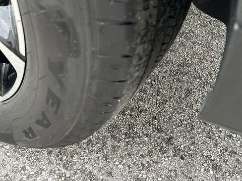 Certified 2024 Lincoln Nautilus Premier image 11