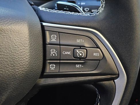 New 2025 Jeep Grand Cherokee L Laredo image 16