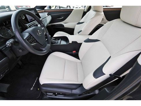 Used 2025 Lexus ES 350 w/ Premium Package FWD image 11