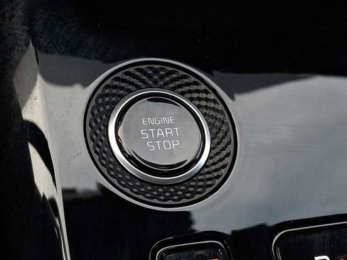 Used 2023 Kia Niro EX image 19