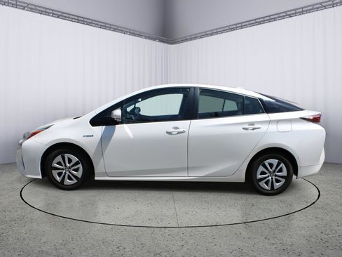 Used 2018 Toyota Prius Four w/ Advanced Technology Package FWD image 4