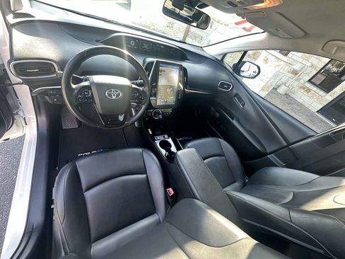 Used 2021 Toyota Prius Prime XLE w/ Carpet Mat Package (TMS) FWD image 11