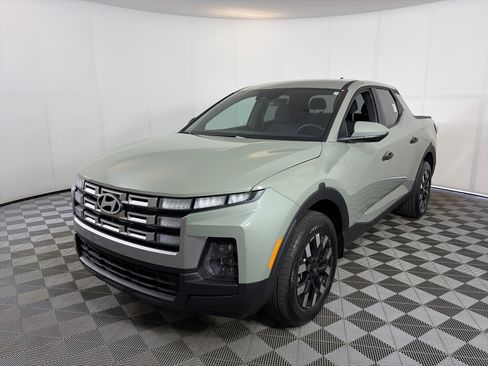 Used 2026 Hyundai Santa Cruz SE AWD/4WD image 2