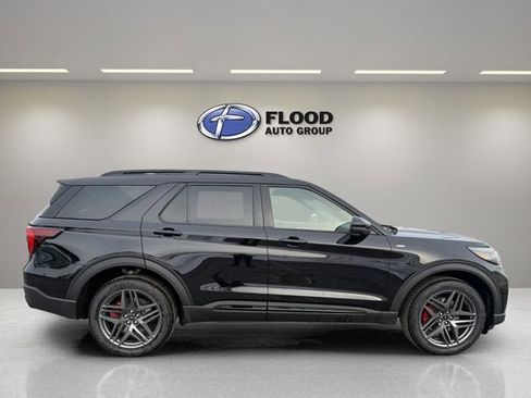New 2026 Ford Explorer ST-Line w/ ST-Line Street Pack image 4