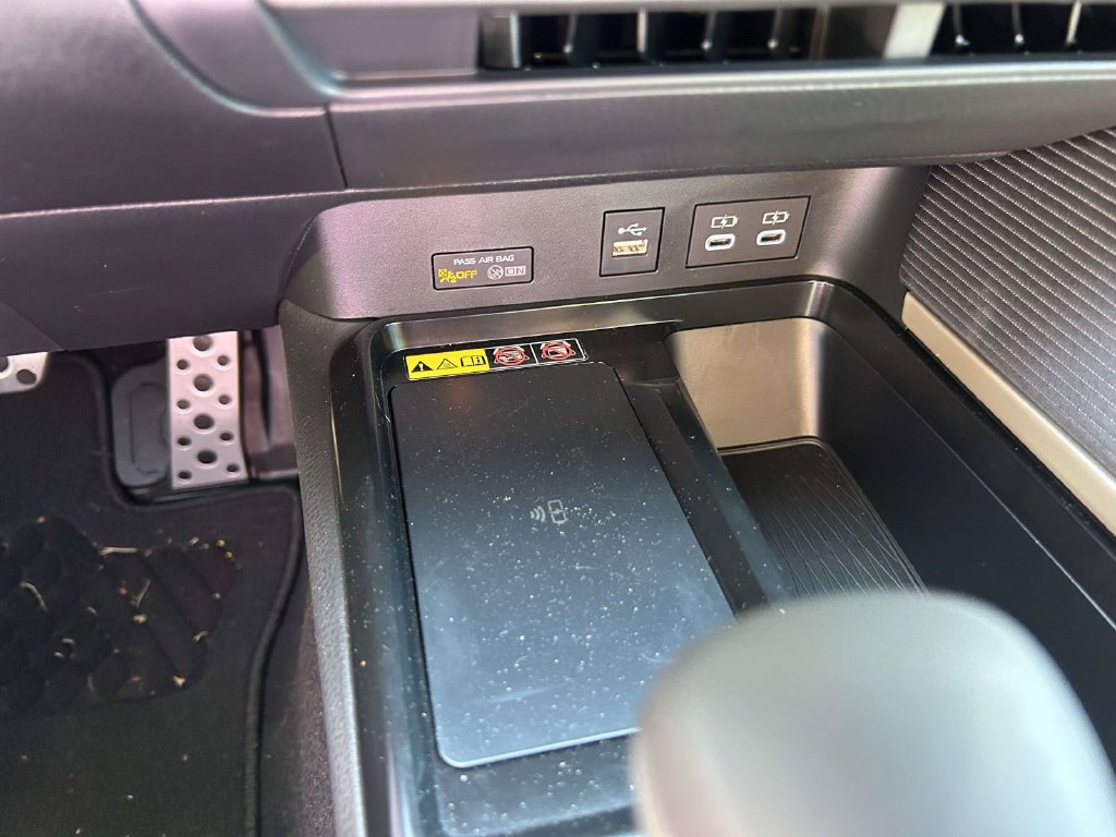 New 2026 Toyota Camry Hybrid FWD image 21