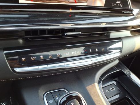 Used 2021 Cadillac Escalade Sport w/ Driver Assist Tech Package AWD/4WD image 34