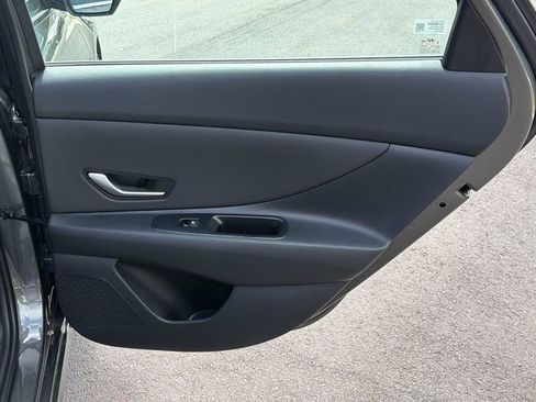New 2026 Hyundai Elantra Limited FWD image 18