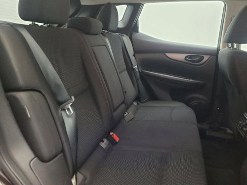 Used 2022 Nissan Rogue Sport S image 19