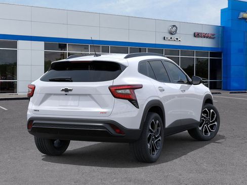 New 2026 Chevrolet Trax RS w/ Sunroof Package image 4