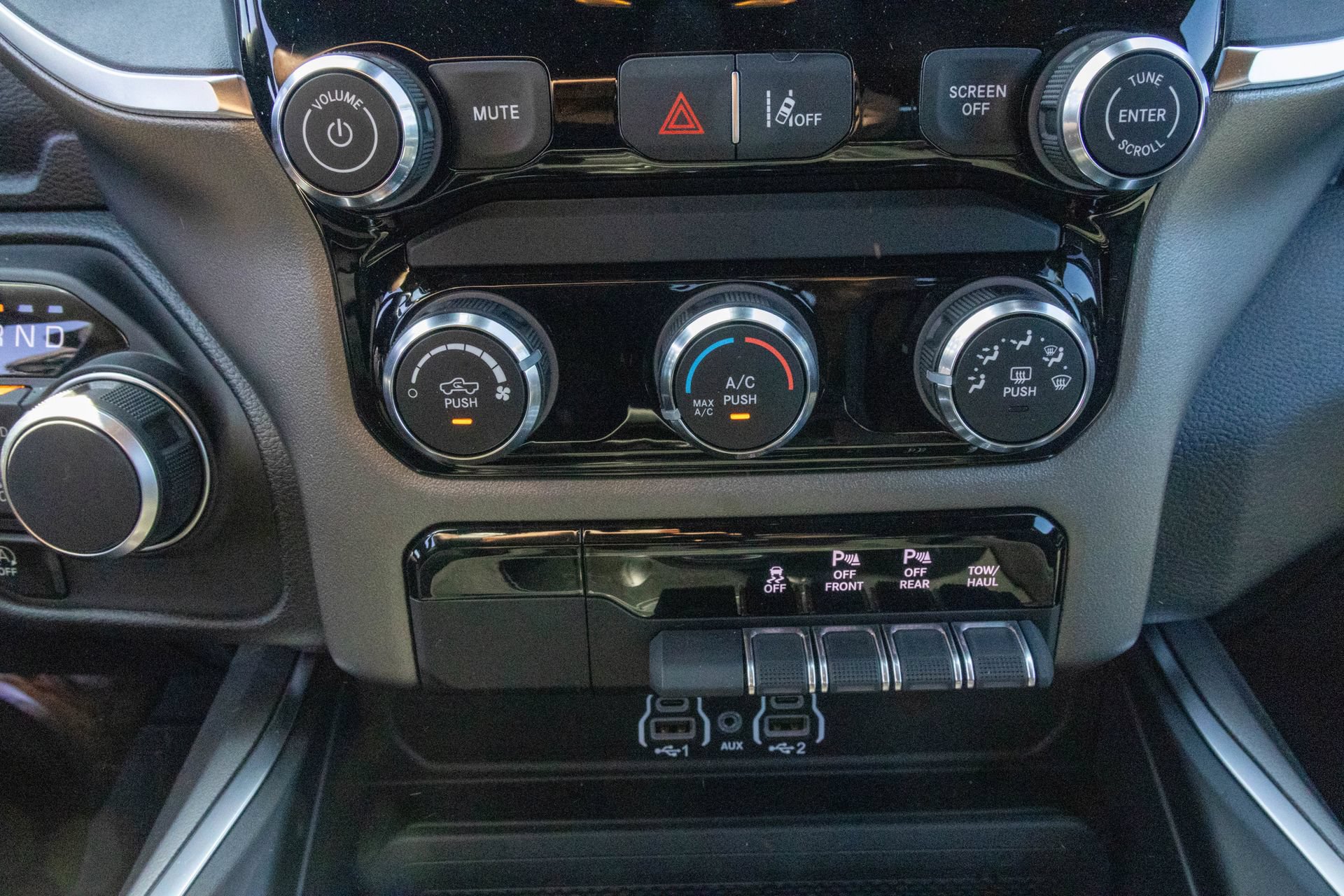 New 2026 RAM 1500 Express AWD/4WD image 22