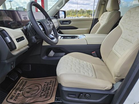 New 2026 Nissan Armada Platinum image 4