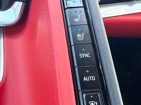 Used 2022 Chevrolet Corvette Stingray Premium Conv w/ Z51 Performance Package RWD image 25