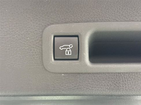 Certified 2026 Toyota Sienna XLE FWD image 39