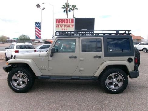 Used 2018 Jeep Wrangler Unlimited Sahara w/ Max Tow Package image 12