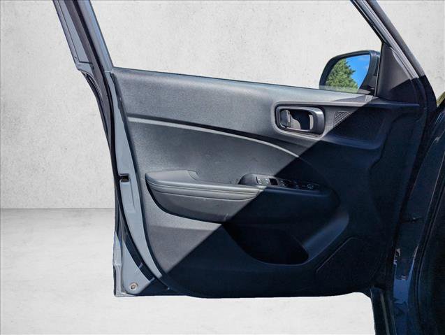 Certified 2025 Hyundai Venue Limited FWD image 22