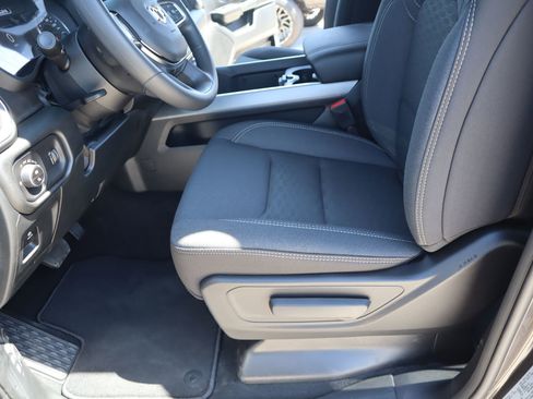 New 2026 RAM 1500 Express AWD/4WD image 10