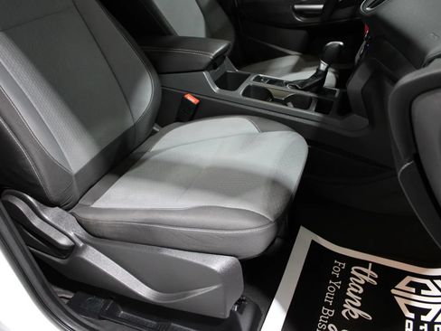 Used 2017 Ford Escape SE FWD image 16