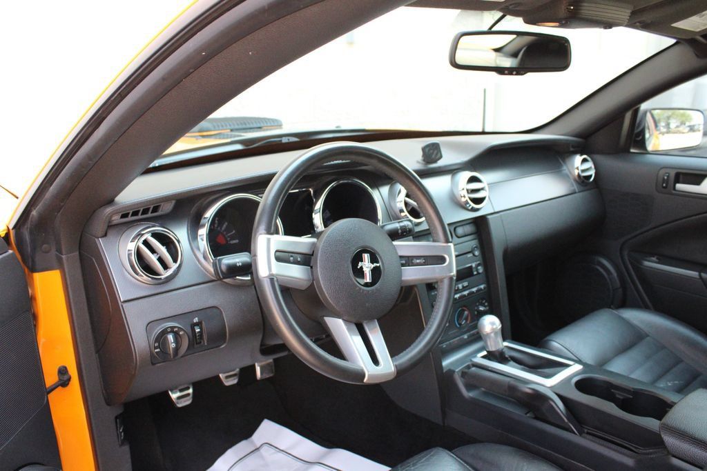Used 2007 Ford Mustang GT RWD image 2